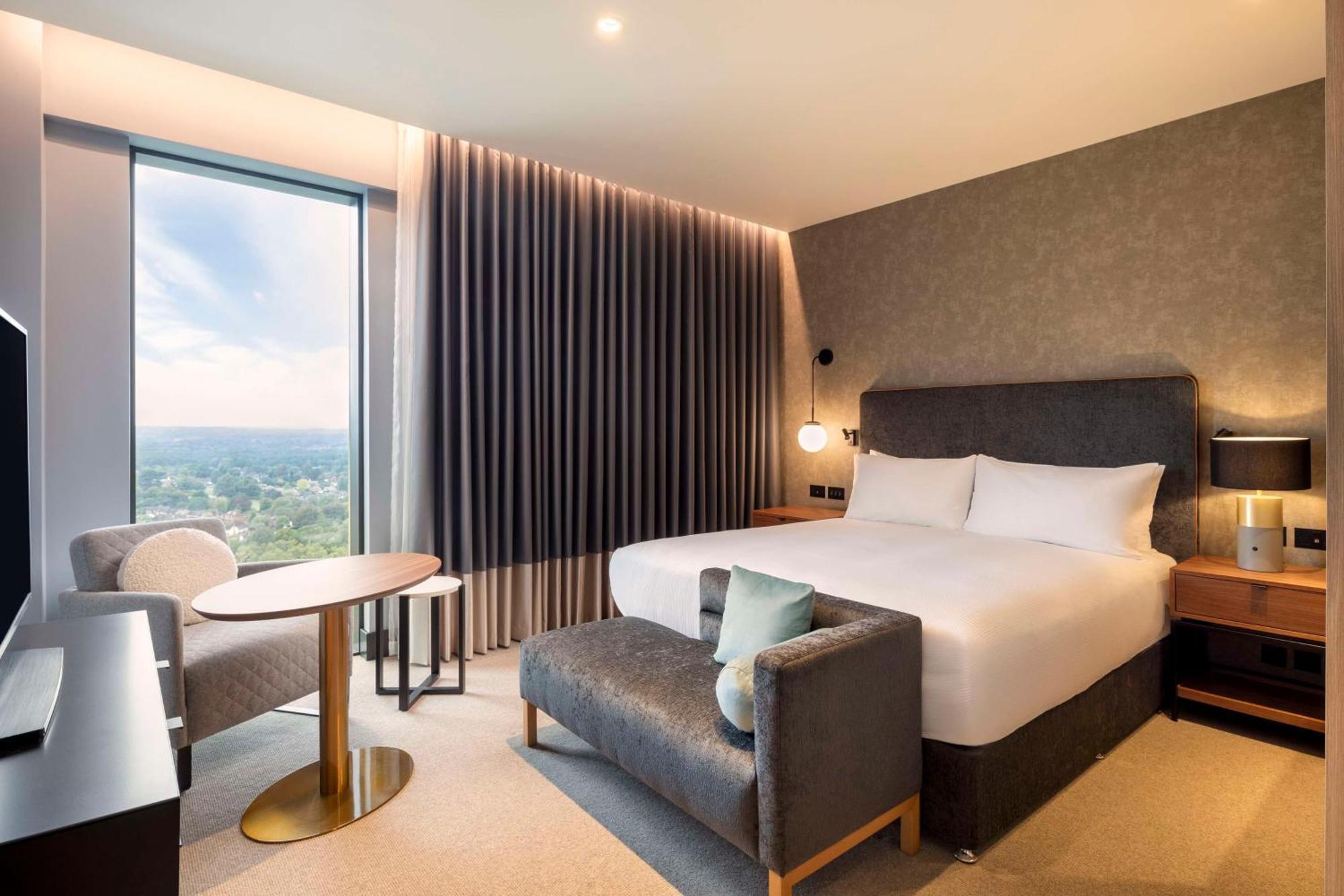 Hotel Hilton Woking Exterior foto