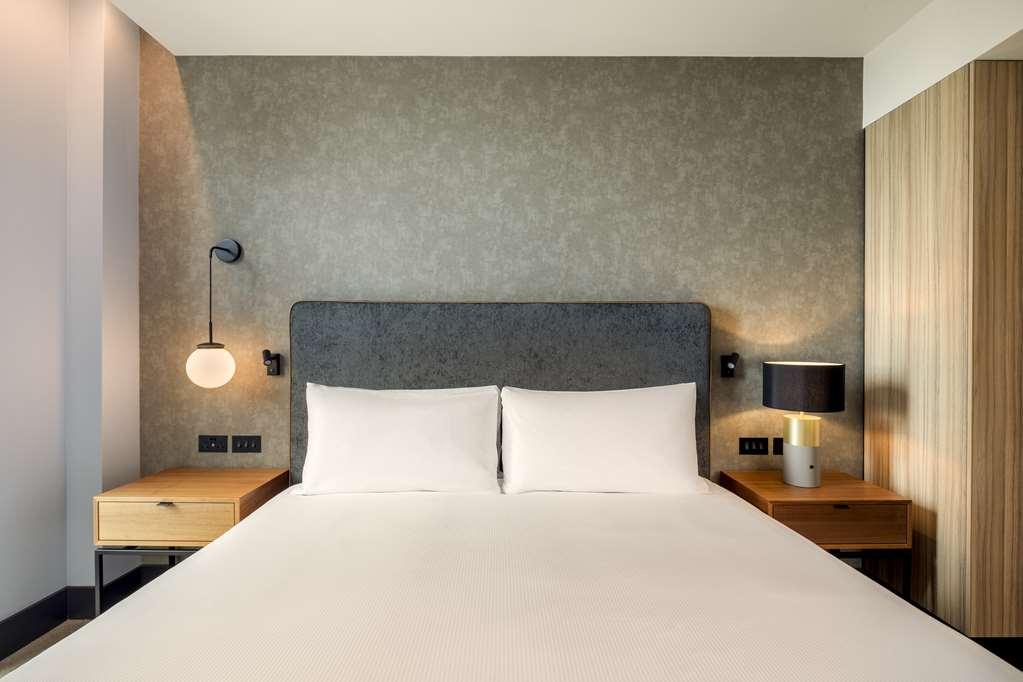 Hotel Hilton Woking Zimmer foto